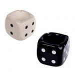 Set 2 scrumiere in forma de zaruri, ceramica, Gonga®, culoaremodel Alb/Negru